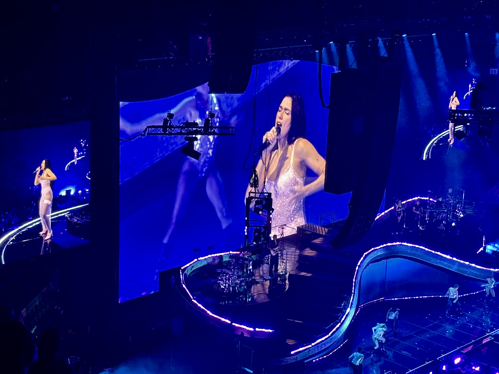 Dua Lipa singing and dancing Be the One from her debut album Dua Lipa. (Photo/Charles Chen)